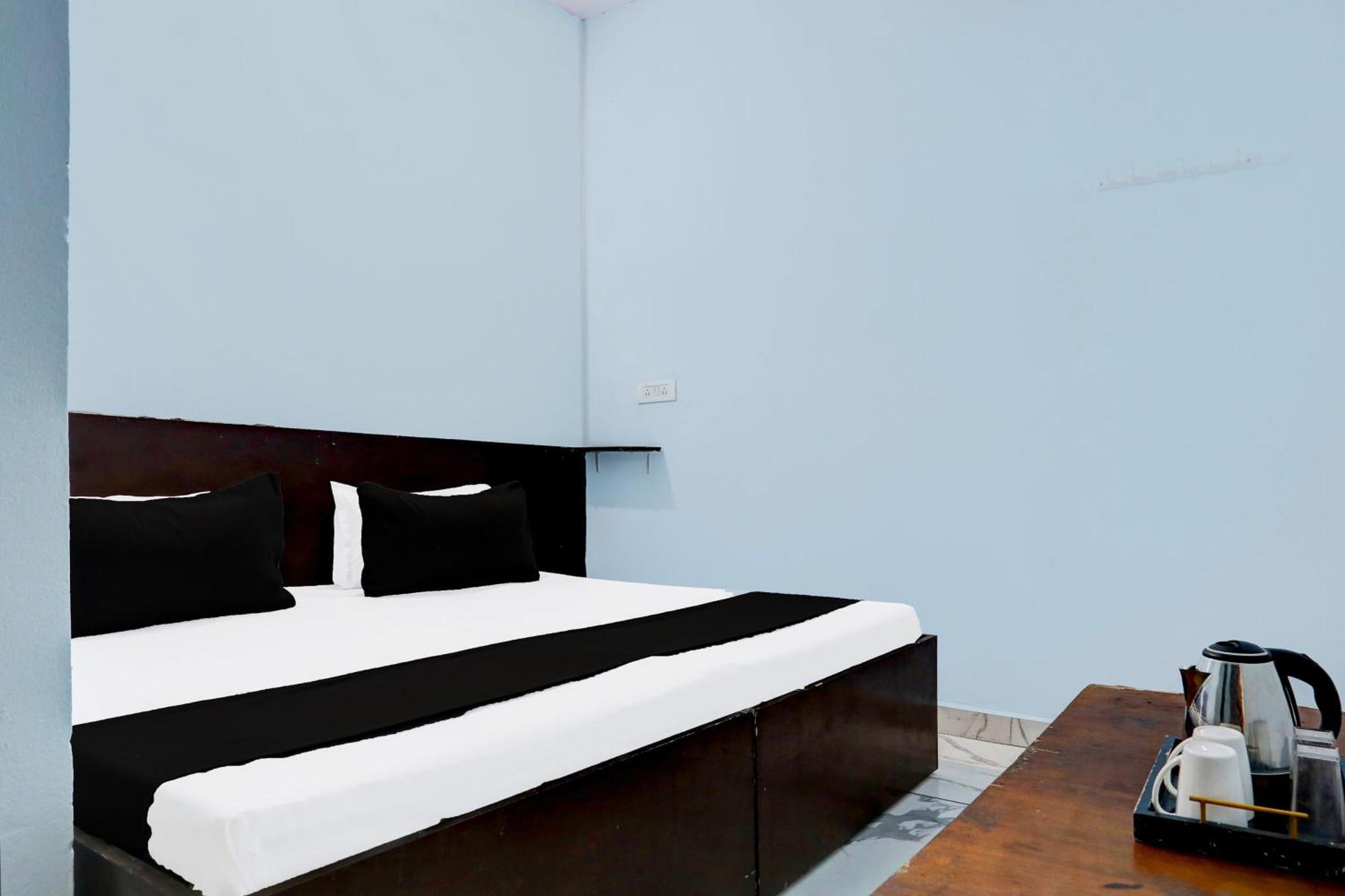 Spot On New Diamond Guest House Rudrapur Экстерьер фото