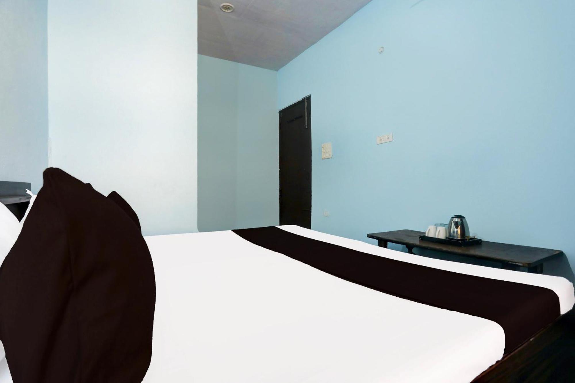 Spot On New Diamond Guest House Rudrapur Экстерьер фото
