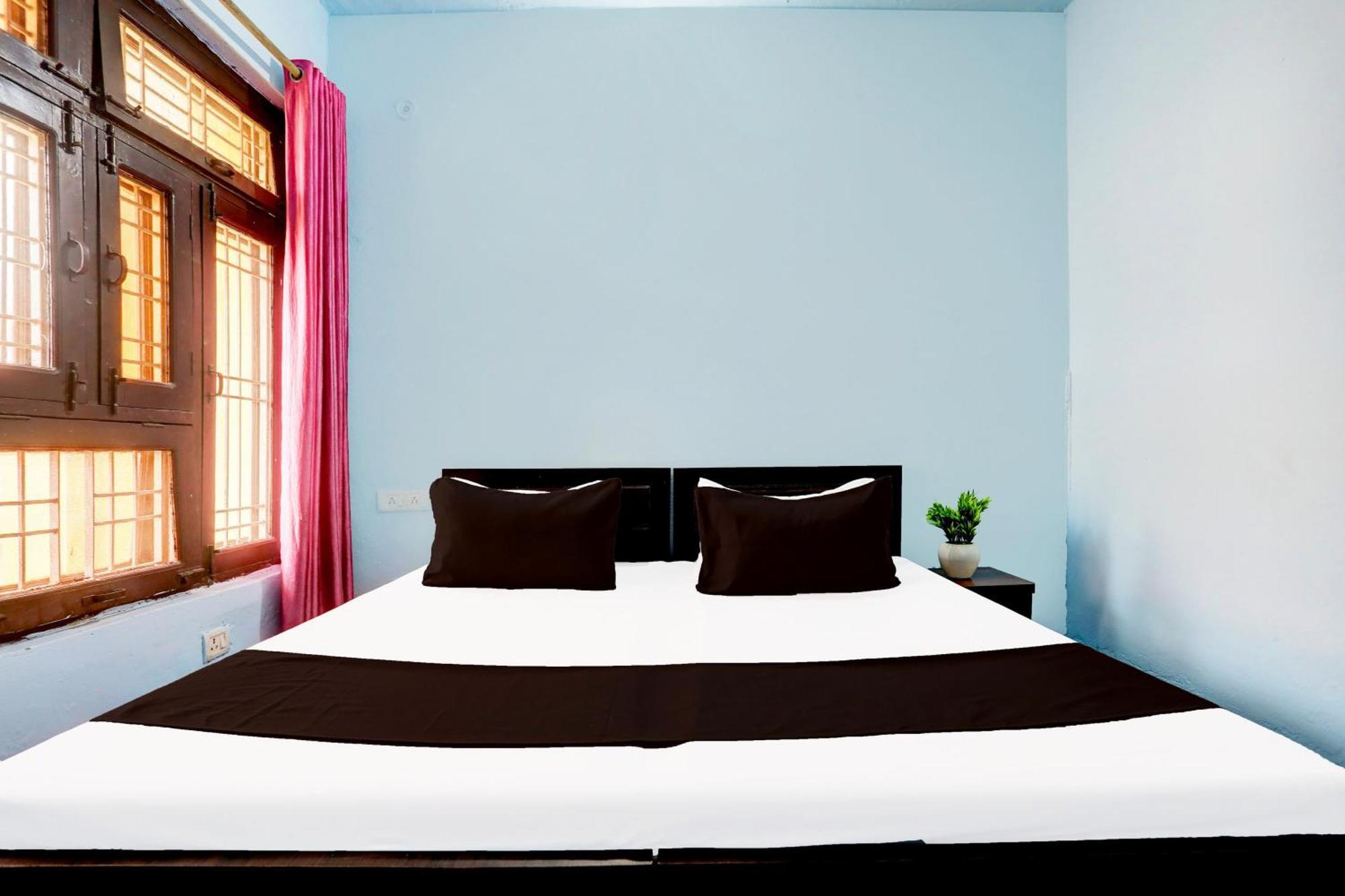 Spot On New Diamond Guest House Rudrapur Экстерьер фото