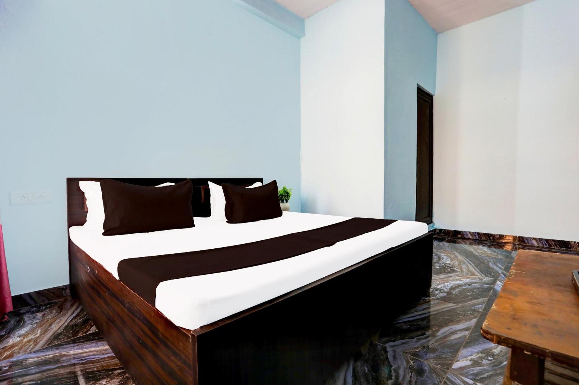 Spot On New Diamond Guest House Rudrapur Экстерьер фото