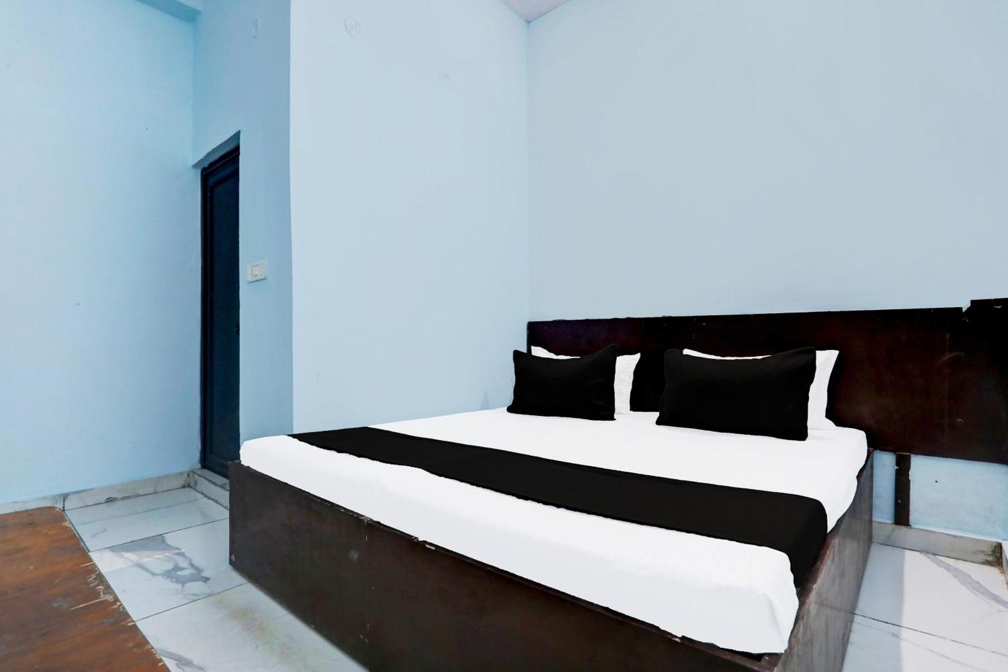 Spot On New Diamond Guest House Rudrapur Экстерьер фото